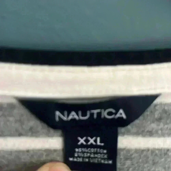 Nautica gray and white long sleeve shirt, zip shoulder women’s size XXL - Picture 2 of 3